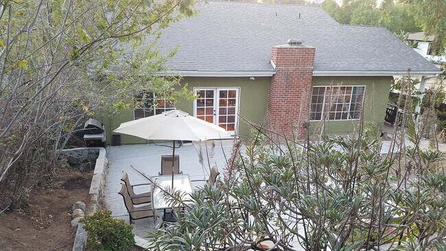 Building Photo - 10350 Johanna Ave