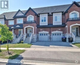 Building Photo - 1246 Peelar Cres