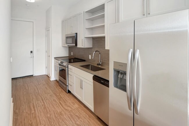 Photo - 101 S Tryon St Apartment