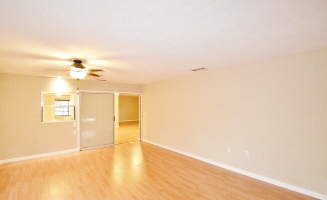 Building Photo - 2116 Upton Ave