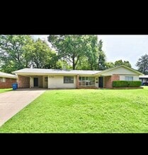 Building Photo - 5701 S Rockford Pl