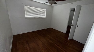 Building Photo - 4921 Crawford St