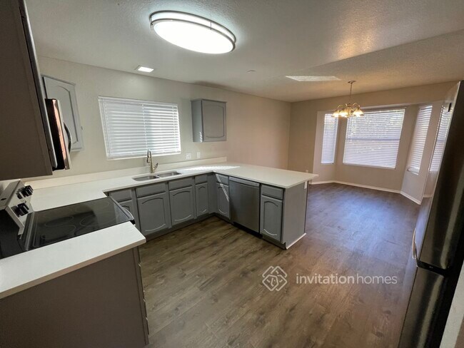 Foto del edificio - 4526 E Harmony Ave