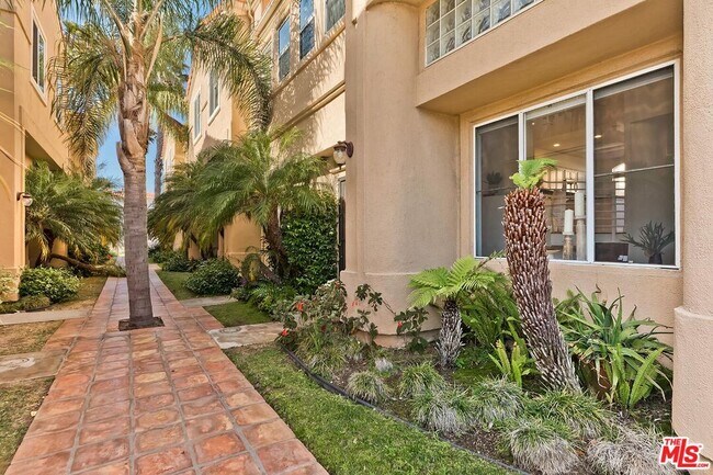 Foto del edificio - 1630 E Palm Ave