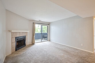Building Photo - 4682 White Rock Cir