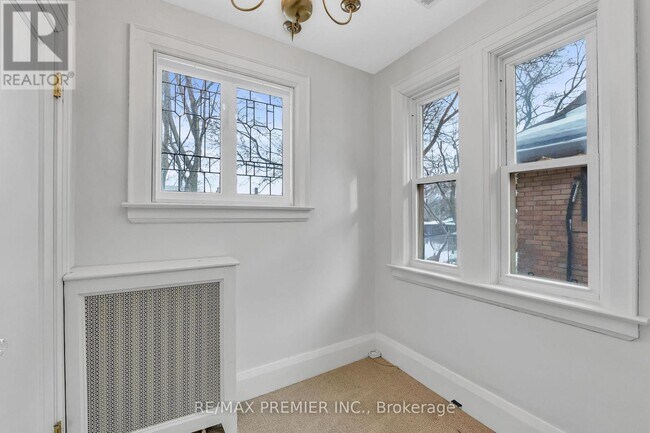 Building Photo - 5 Killarney Rd