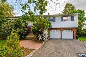 Building Photo - 40-10 Paterson St