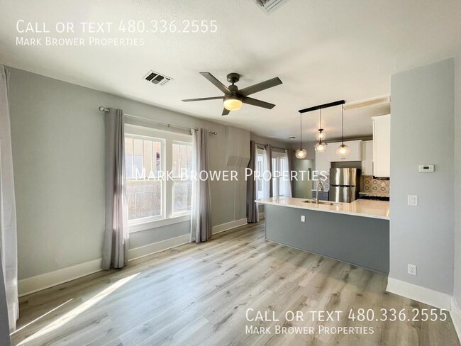 Building Photo - 1329 W Monroe St