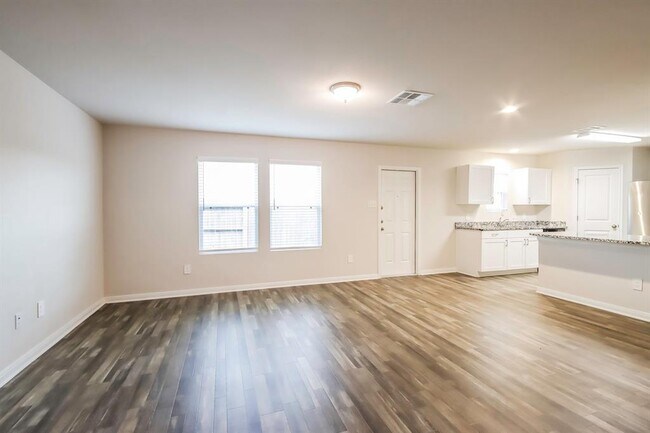 Foto del edificio - 15678 Briar Forest Dr