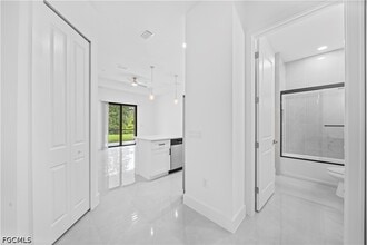 Building Photo - 2218 Fairway Dr