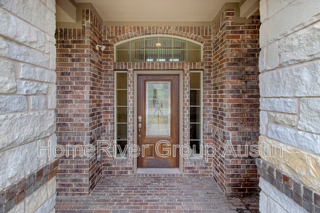 Building Photo - 1303 Orchard Falls Dr