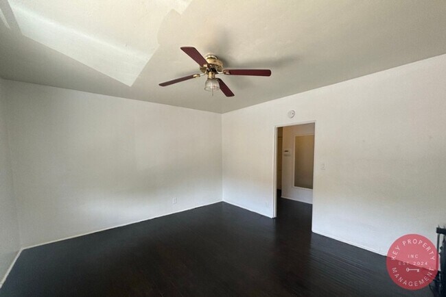 Foto del edificio - Charming 1-Bedroom Upstairs Unit Near San ...