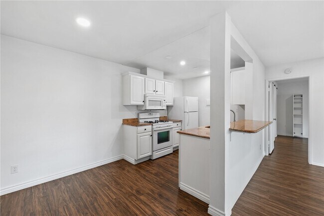 Building Photo - 6351 Riverside Dr