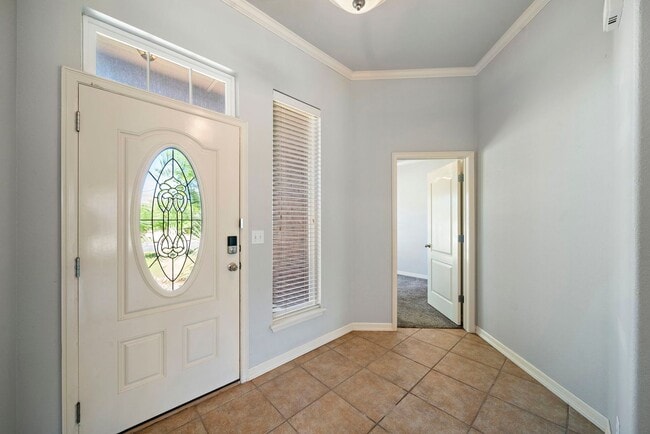 Building Photo - Amazing 5 Bedroom Home in Owasso!