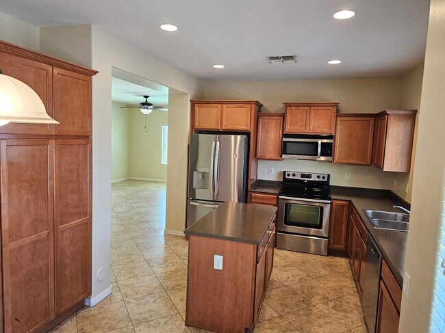 Foto del edificio - 16131 N 21st Ln