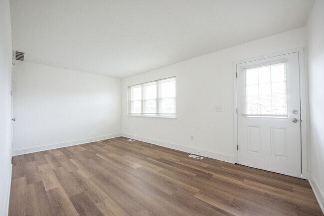 Foto del edificio - 3012 Larkmoor St