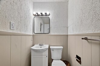 Building Photo - 3817 Anita St