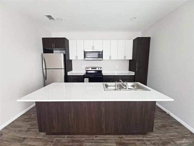 Foto del edificio - 1006 E Starr Rd