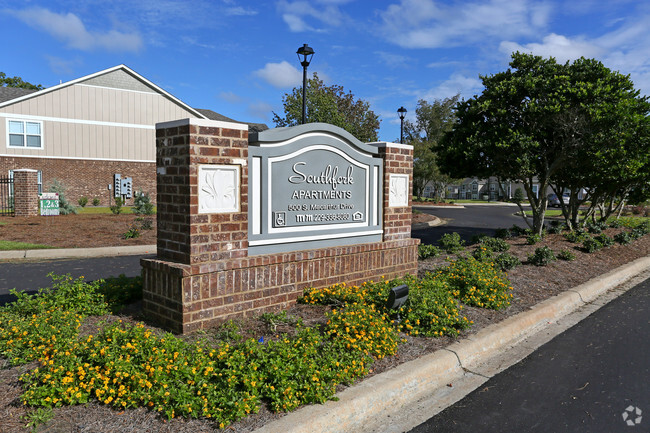 Building Photo - Southfork Apartments