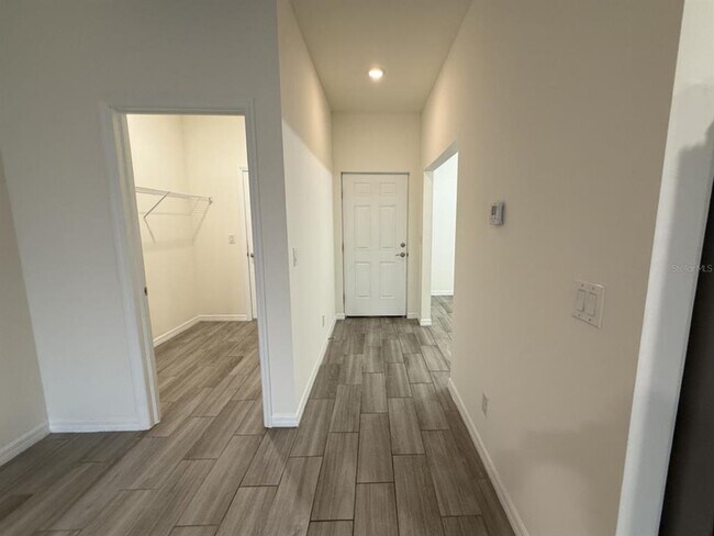 Building Photo - 397 Baytree Dr