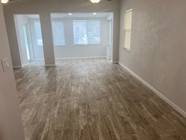 Foto del edificio - 4871 SW 5th Ter