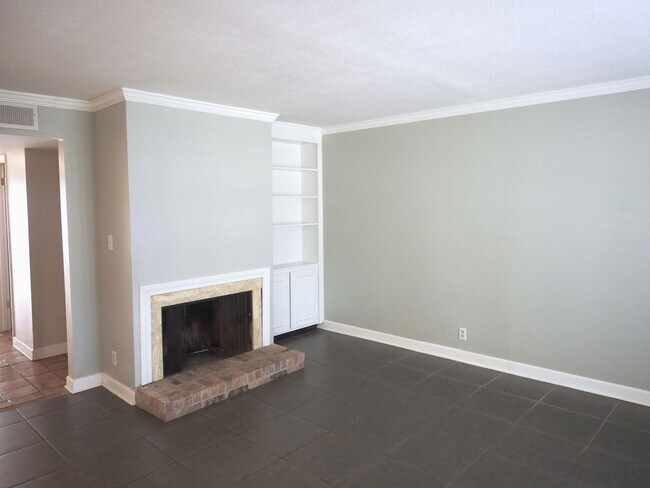 Foto del edificio - NW Hills Townhouse with amazing location!