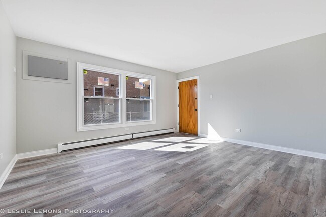 Foto del edificio - 7653 Roberts Rd