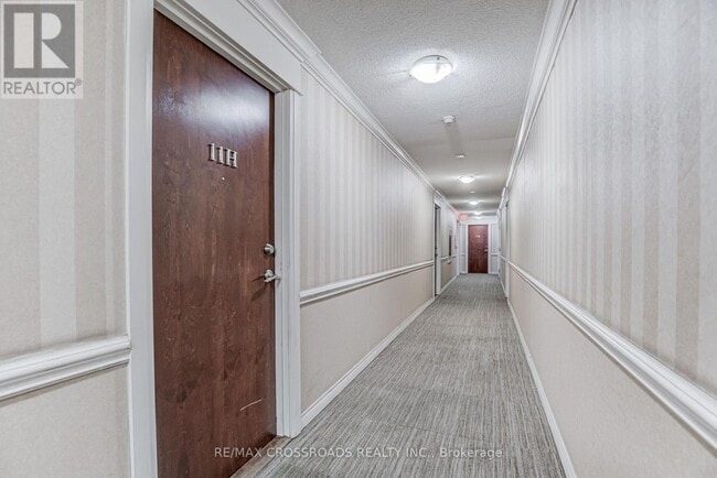 Building Photo - 8-118 Rosebank Dr