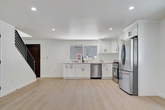 Foto del edificio - 5193 W 20th St
