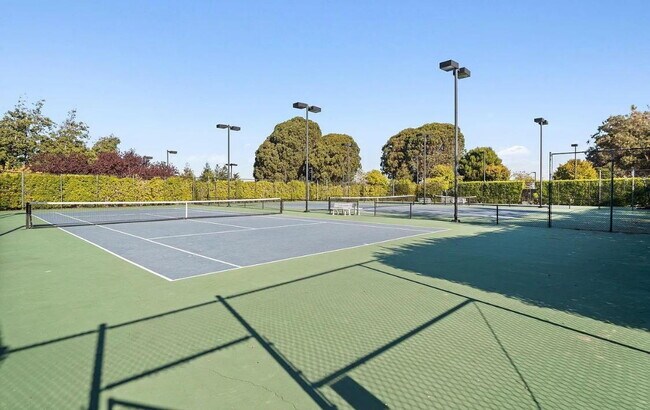 Building Photo - 1 bedroom plus loft features a functional floorplan with high ceilings