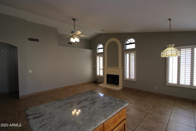 Building Photo - 56 E Kelly Ln