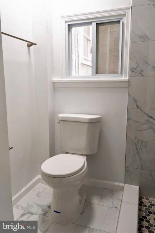 Foto del edificio - 307 E 25th St