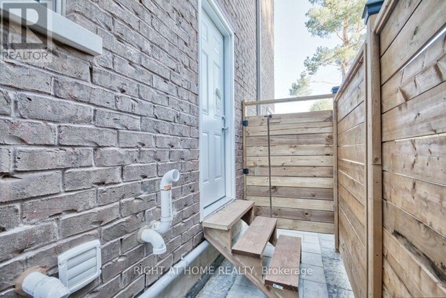 Building Photo - 1389 Military Trail