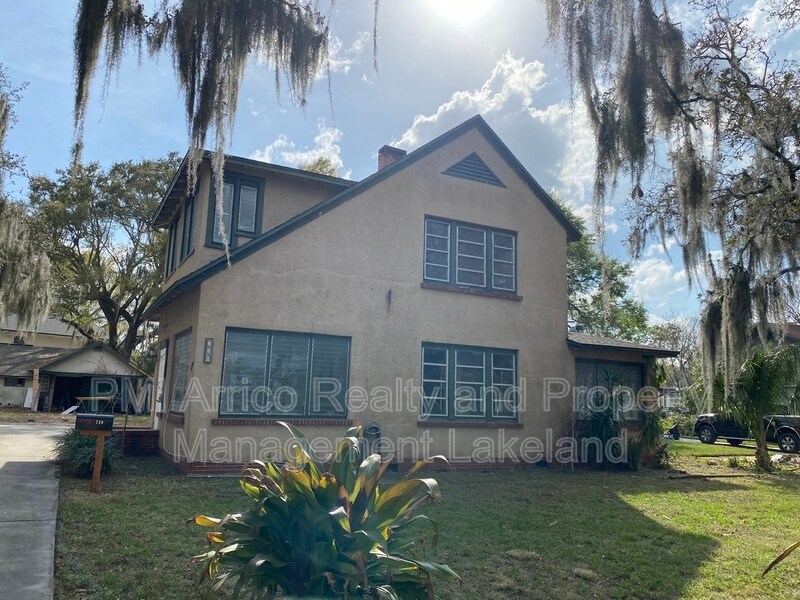 Primary Photo - 720 Lake Elbert Dr SE