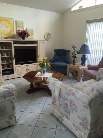 living room - 1585 Tarpon Center Dr