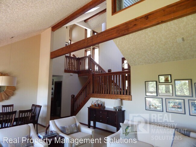 Building Photo - 3 br, 2.5 bath House - 1681 Woodland Terrace