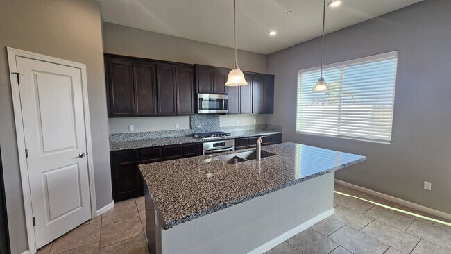 Building Photo - 10337 Ensemble Wy