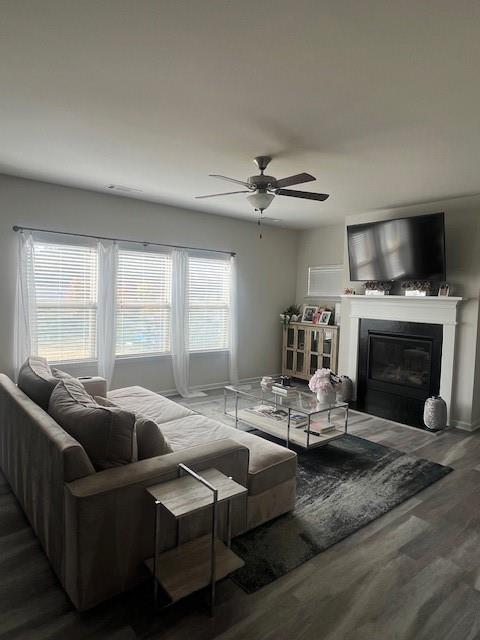 Foto del edificio - 1905 Azure Grove Ct