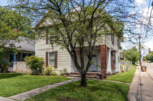 Foto del edificio - 1401 Hannah Ave