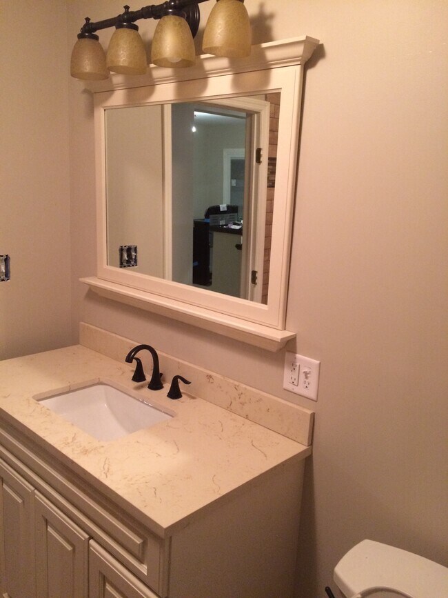 Foto del edificio - 2046 Belton St