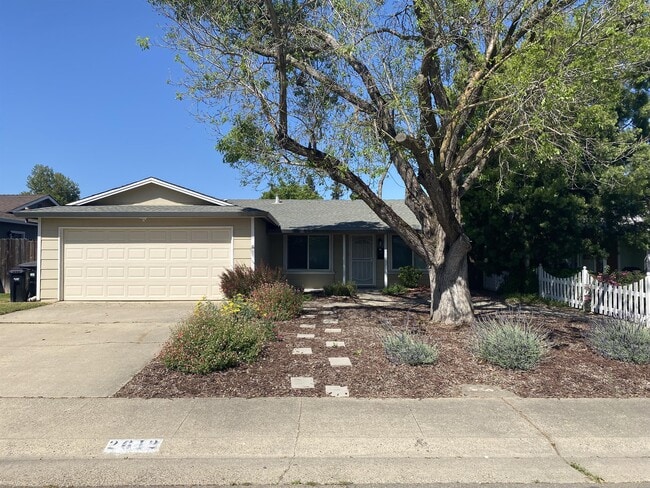 Photo - 2612 Mackinaw Way House