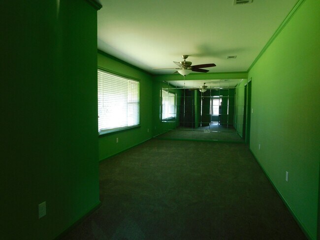Building Photo - 3 Bedroom Home in Valdosta!