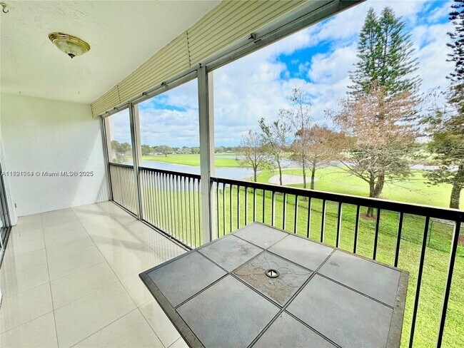 Foto del edificio - 3150 W Rolling Hills Cir