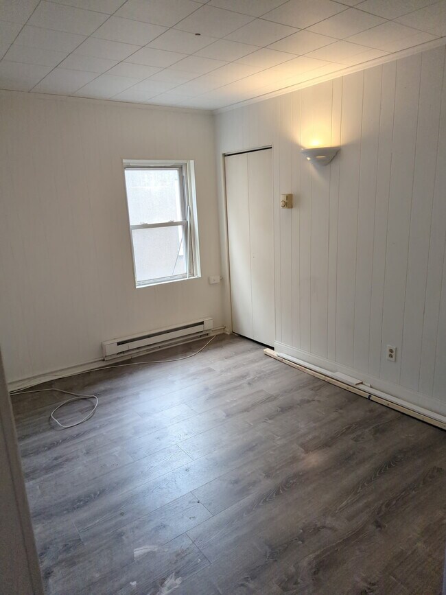 Foto del edificio - 605 Pond St