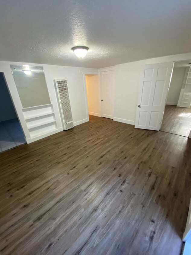 Primary Photo - 205 E Williams Ave