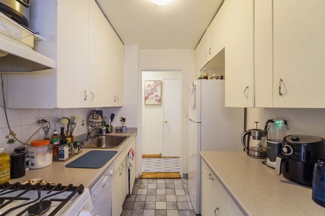 Foto del edificio - 420 E 64th St