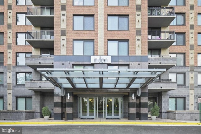 Foto del edificio - 2451 Midtown Ave