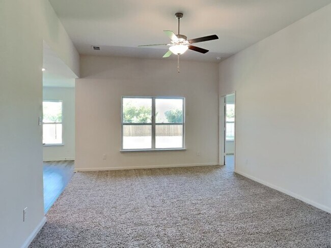 Foto del edificio - 112 Banjo Trl