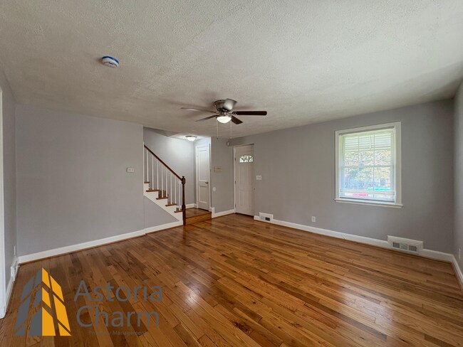 Building Photo - Warm & Welcoming 3 Bed, 2 Bath Home with C...