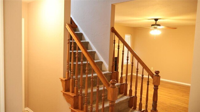 Foto del edificio - 847 Rambling Oaks Dr